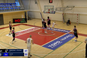 Rokas Pocius puikiai išnaudoja savo greičio pranašumą po krepšiu