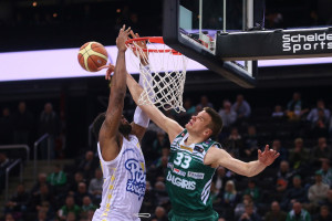 „Žalgiris“ išprakaitavo pergalę mače su „Pieno žvaigždėmis“